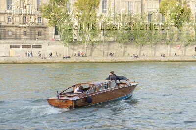 Aanzoek in Parijs op de Seine met cool en comfortabel bootje (4).JPG