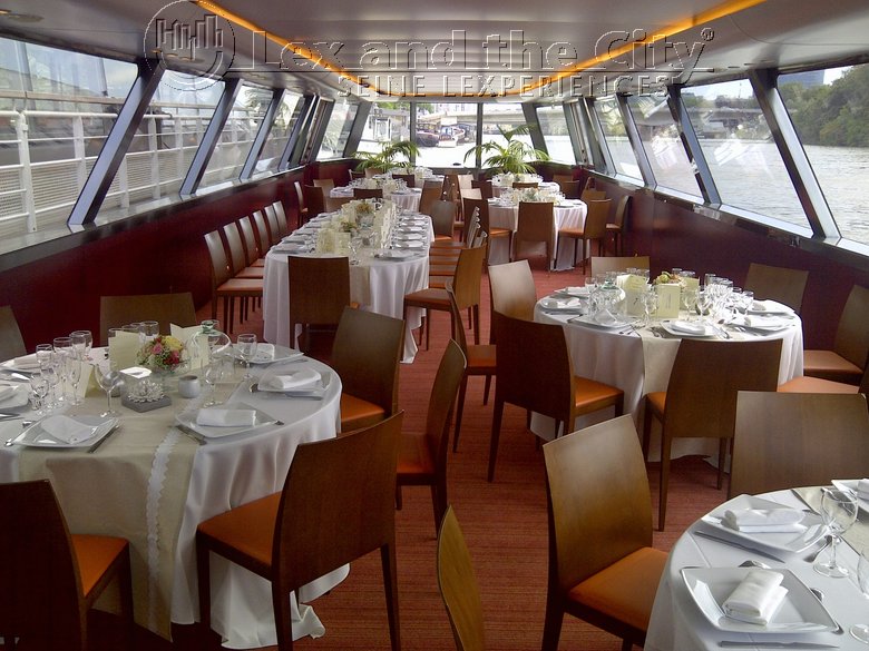 Bedrijfsuitjes Parijs boottocht privé dinner cruise seine (5).jpg