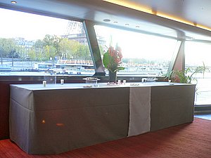 Bedrijfsuitjes Parijs boottocht privé dinner cruise seine (10).JPG