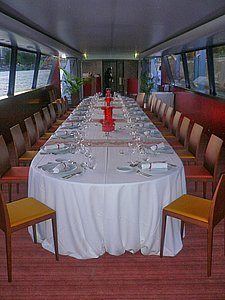Bedrijfsuitjes Parijs boottocht privé dinner cruise seine (15).JPG