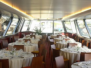 Bedrijfsuitjes Parijs boottocht privé dinner cruise seine (25).JPG