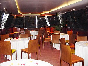 Bedrijfsuitjes Parijs boottocht privé dinner cruise seine (26).jpg
