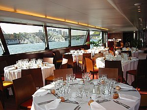 Bedrijfsuitjes Parijs boottocht privé dinner cruise seine (29).JPG
