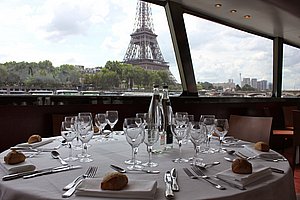 Bedrijfsuitjes Parijs boottocht privé dinner cruise seine (35).JPG