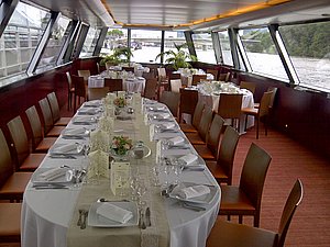 Bedrijfsuitjes Parijs boottocht privé dinner cruise seine (38).jpg