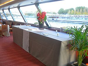 Bedrijfsuitjes Parijs boottocht privé dinner cruise seine (8).JPG