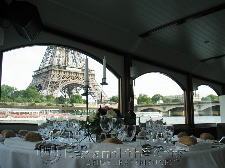 Trouwen in Parijs - Locatie bruiloft feest op de Seine Lex and the City lexperiences (21).jpg