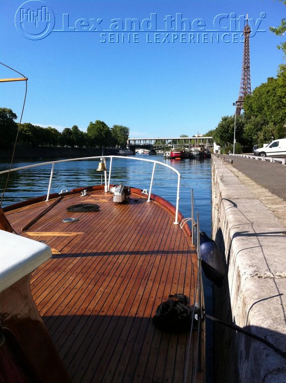 Huur kleine boot privegebruik op de Seine in Parijs Lex and the City  (10).jpg