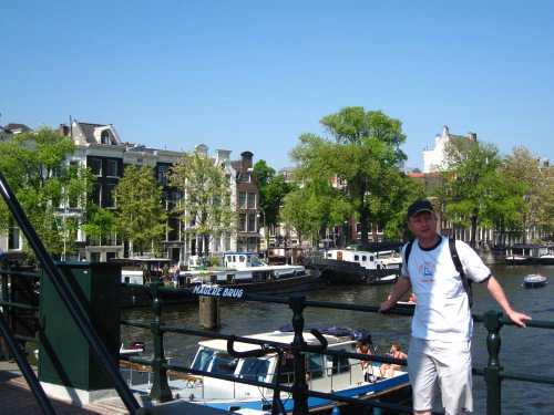 Steppen in Amsterdam  voor het goede doel met pasen 2011.JPG