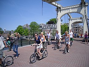 Familie-uitje op de step in Amsterdam met Lex and the City op 4 juli 2011. Foto familie de Kruijf.jpg