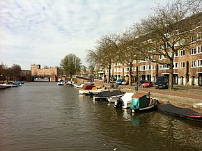 Lex and the City zit aan het water in Amsterdam. Type Lex and the City in bij Google Maps mobile.JPG