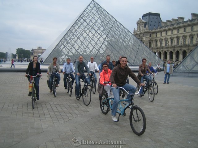 fietsen Louvre Parijs