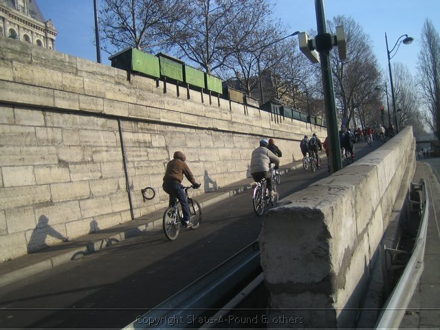 Bedrijfsuitje Fietsen in Parijs Sportief uitje Bike-A-Round 13-1-2006 A-Round (14).jpg