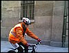 Fille forte fietsen in parijs op 15012006.jpg