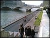 Pont is mooi fietsen in parijs op 15012006.jpg