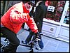Un salut du staff fietsen in parijs op 15012006.jpg