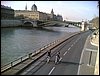 Vue enorme fietsen in parijs op 15012006.jpg