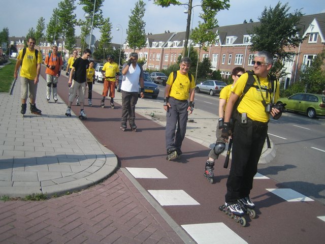 Inline skating Amsterdam Netherlands international group (45).jpg