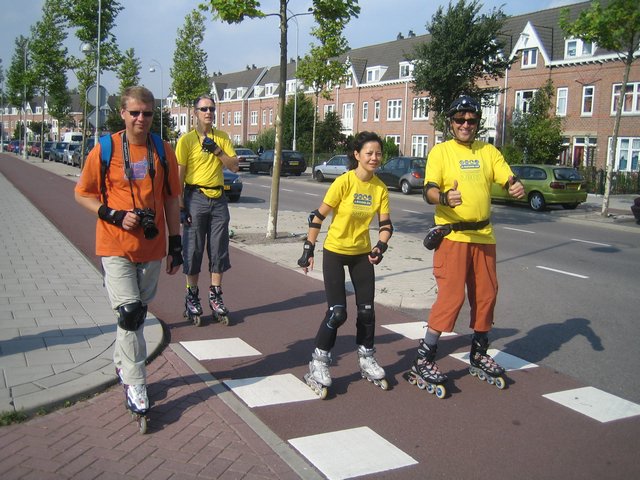 Inline skating Amsterdam Netherlands international group (47).jpg