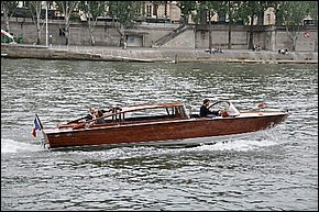 Aanzoek in Parijs op de Seine met cool en comfortabel bootje (8).JPG