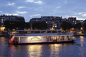 Trouwfeesten Parijs - Seducing view over river Seine.jpg