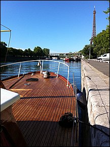 Huur kleine boot privegebruik op de Seine in Parijs Lex and the City  (10).jpg