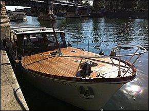 Huur kleine boot privegebruik op de Seine in Parijs Lex and the City  (11).jpg