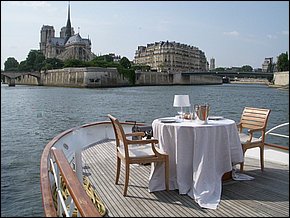 Rondvaart prive luxe jacht Parijs Seine  (4).jpg