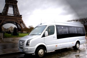 Privé vervoer in Parijs met luxe minibus voor een kleine groep