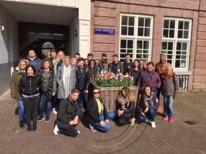 Wandeling met een groep studenten uit Vlaanderen door de Dapperbuurt en de Indische Buurt in Amsterdam-Oost