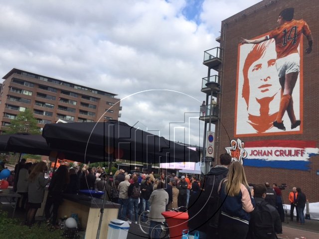 Arrangementn voor groepen in Amsterdam-Oost met Lex and the City - Muurschildering Johan Cruyff