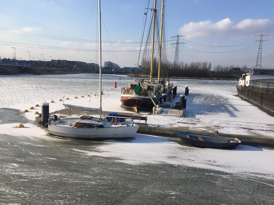 Ice on IJburg in Amsterdam-East - The Dutch ready for skating on ice - march2018
