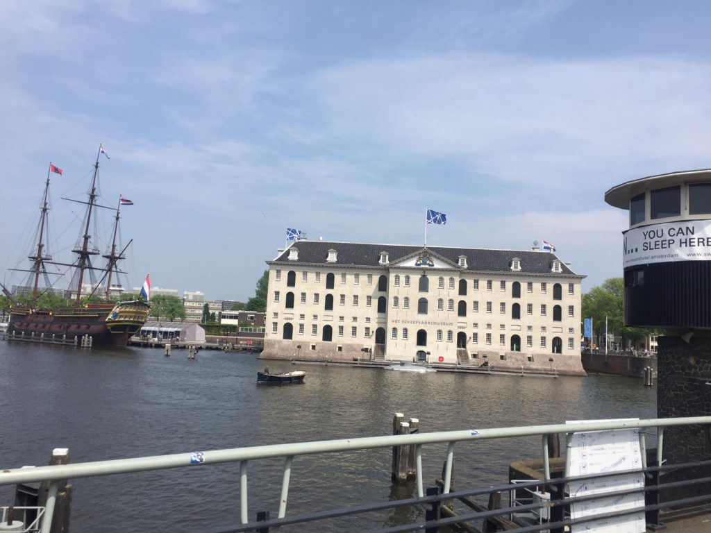 customized tour Amsterdam on the water with your group. With Lex and the City experiences.