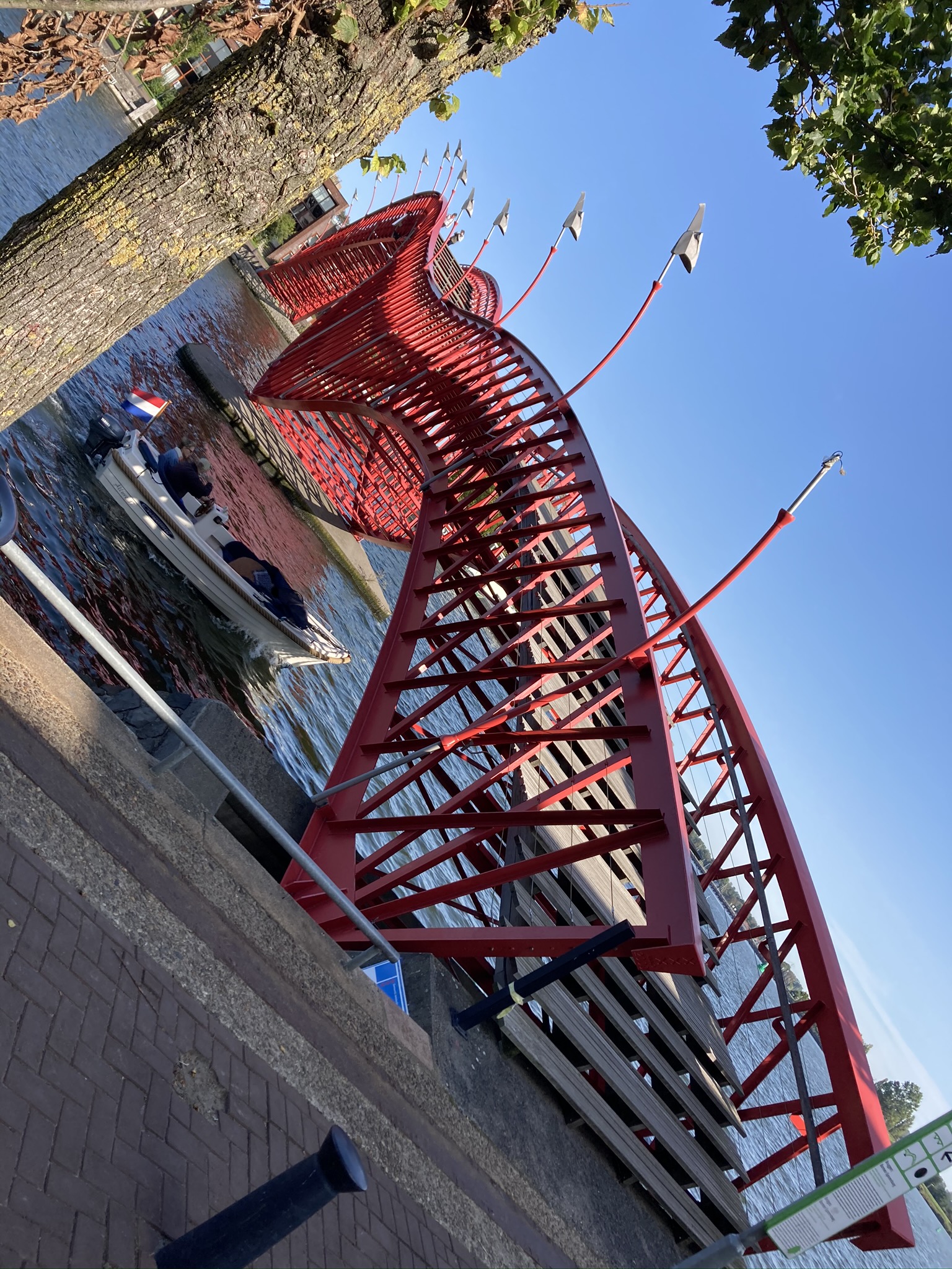 Le pont Python, se référant au serpent. - Un secret bien gardé dans les Docks de l'Est à Amsterdam - Photo du guide francophone Lex and the City