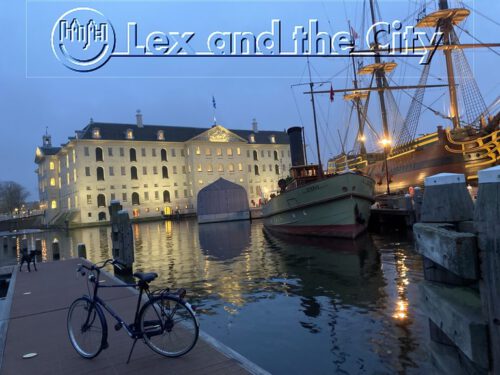 Stadstour op het duurzame Marineterrein met uitzicht op het Scheepvaartmuseum en VOC schip. Foto van Lex and the City tours