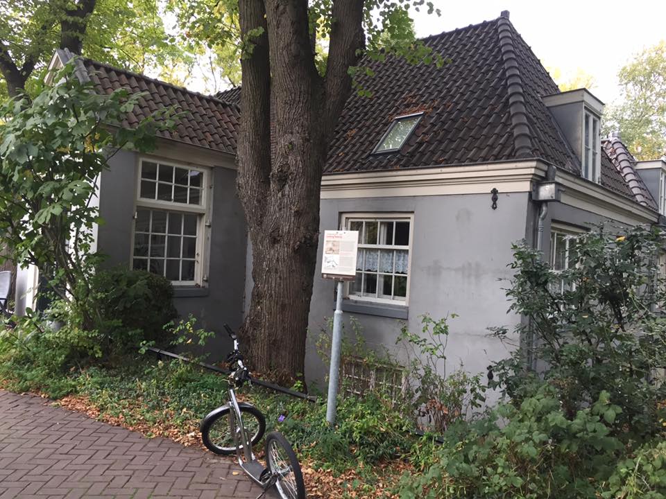Herberg Zeeburg - Oudste gebouw - tijdens rondleiding Indische Buurt Amsterdam